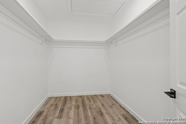 Listing photo id 23 for 430 Dreiss St Unit #1