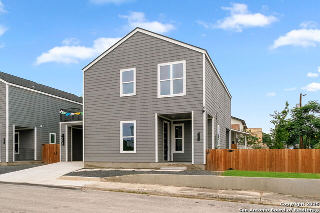 Listing photo id 1 for 430 Dreiss St Unit #1