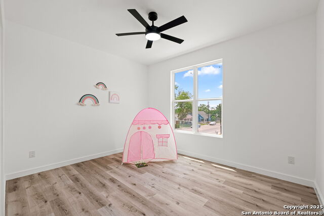 Listing photo id 28 for 430 Dreiss St Unit #1