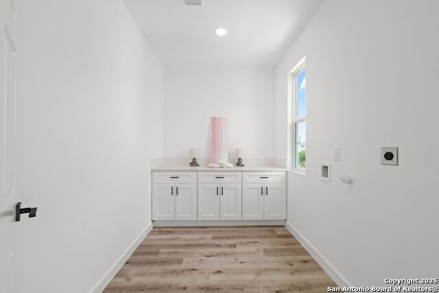 Listing photo id 31 for 430 Dreiss St Unit #1