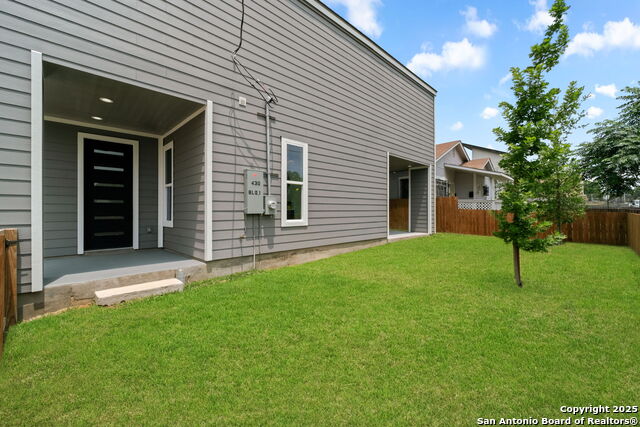 Listing photo id 33 for 430 Dreiss St Unit #1