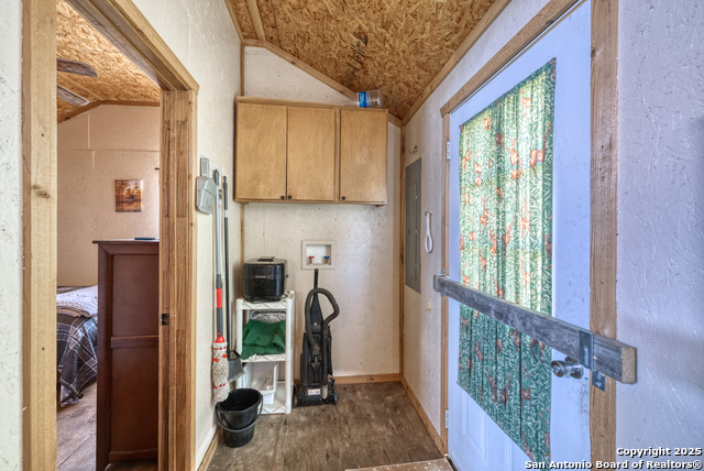 Listing photo id 8 for 1024 Sd 63005