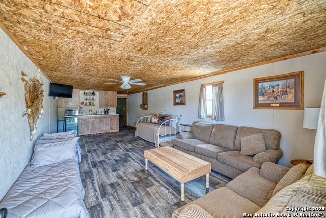 Listing photo id 10 for 1024 Sd 63005