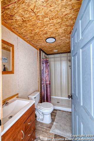 Listing photo id 11 for 1024 Sd 63005