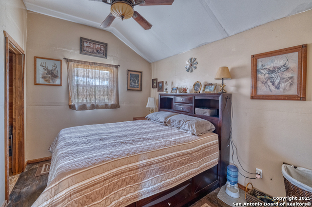 Listing photo id 5 for 1024 Sd 63005