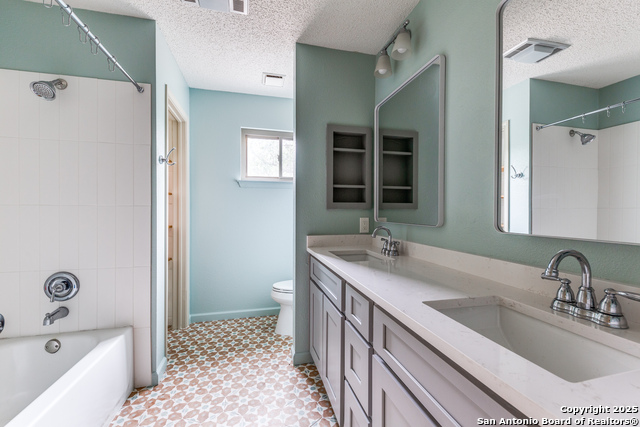 Image 23 of 25 For 2211 Oak Ranch