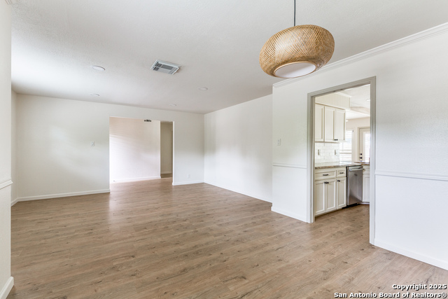 Image 8 of 25 For 2211 Oak Ranch