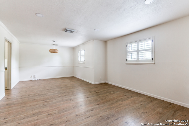 Image 9 of 25 For 2211 Oak Ranch