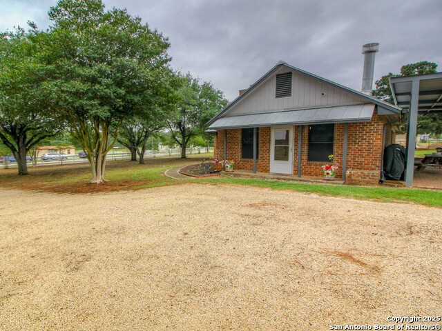 Image 29 of 48 For 213 Bluebonnet