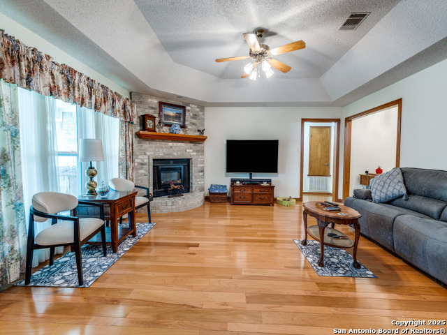 Image 6 of 29 For 2126 River Oaks
