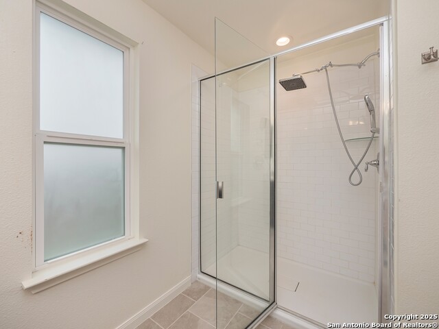 Image 24 of 39 For 120 Lakeview Ct