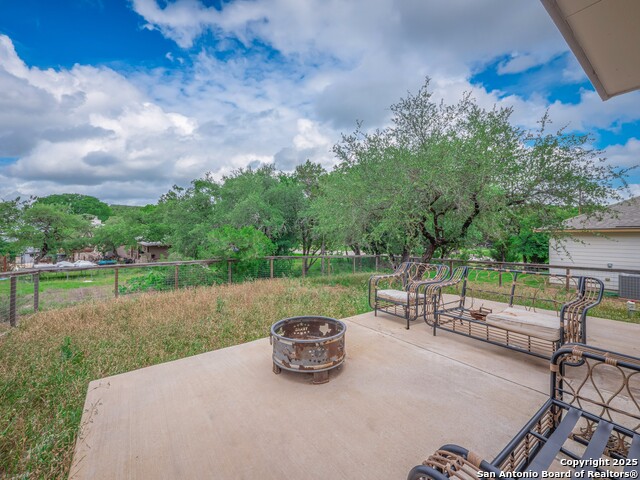 Image 33 of 39 For 120 Lakeview Ct