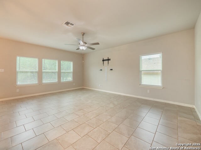 Image 5 of 39 For 120 Lakeview Ct