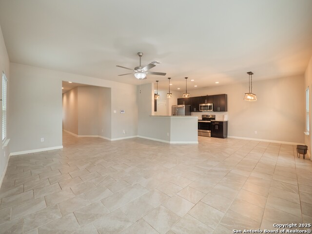 Image 6 of 39 For 120 Lakeview Ct