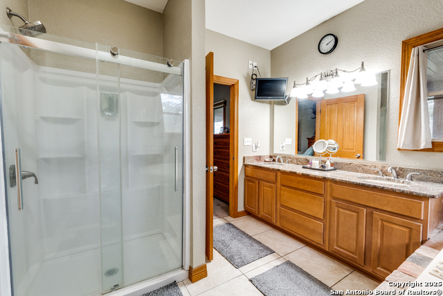 Listing photo id 13 for 1657 County Road 434