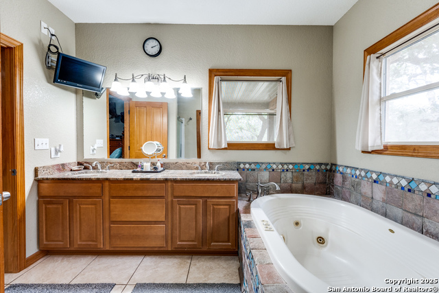 Listing photo id 15 for 1657 County Road 434