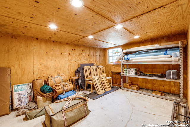 Listing photo id 38 for 1657 County Road 434