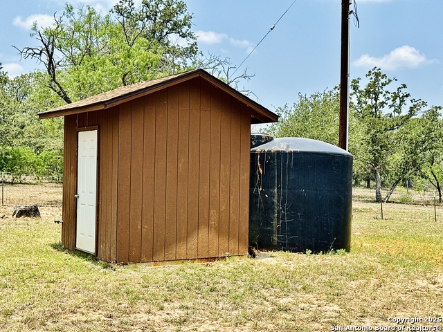 Listing photo id 43 for 1657 County Road 434