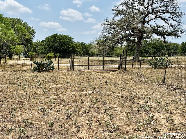 Listing photo id 49 for 1657 County Road 434
