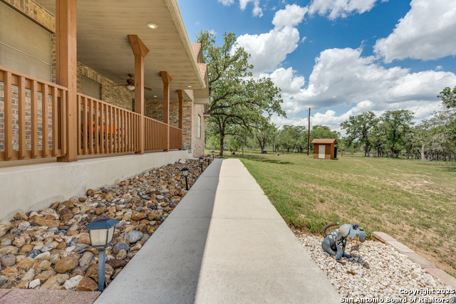 Listing photo id 5 for 1657 County Road 434