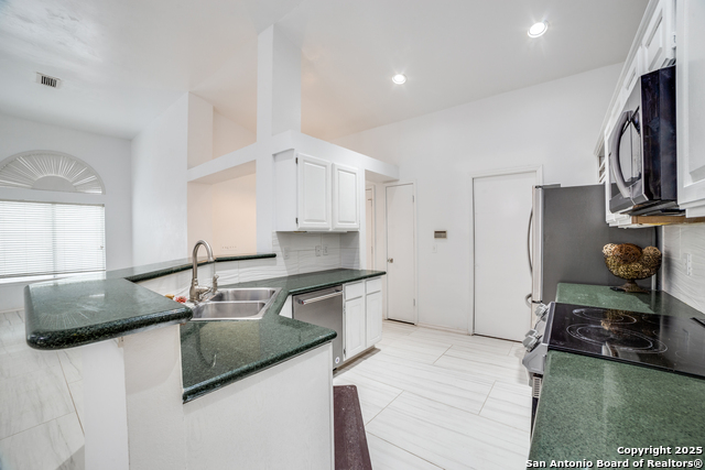 Image 15 of 29 For 9310 Marblehill