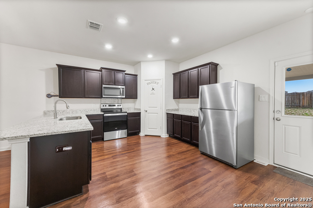Listing photo id 8 for 15102 Jetfire