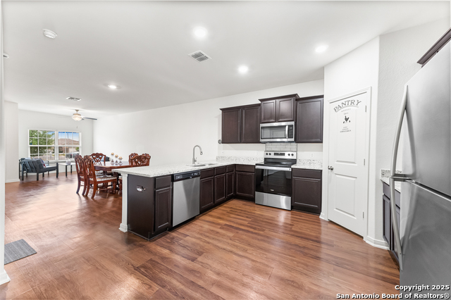 Listing photo id 9 for 15102 Jetfire