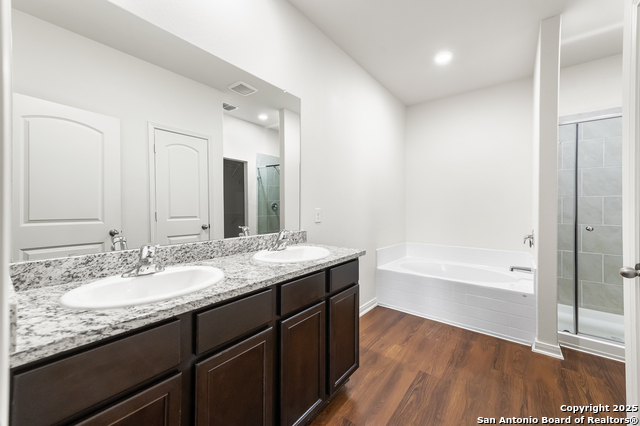 Listing photo id 14 for 15102 Jetfire