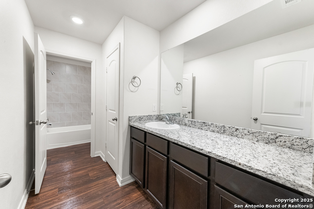 Listing photo id 16 for 15102 Jetfire