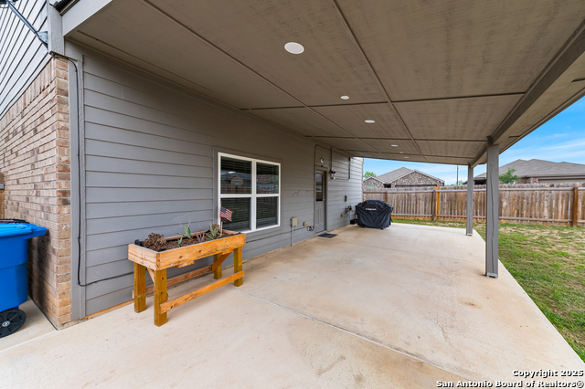 Listing photo id 34 for 15102 Jetfire