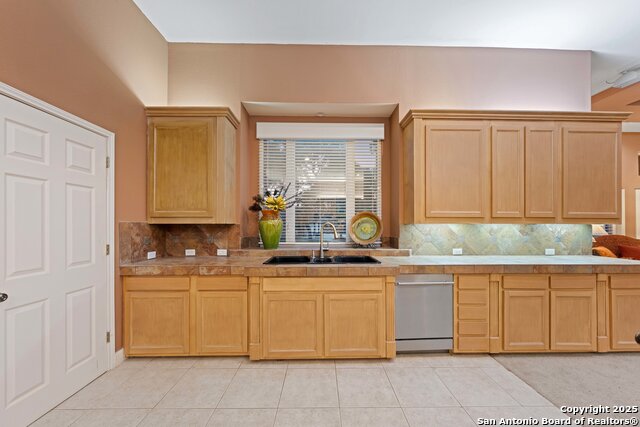 Image 19 of 48 For 26118 Alto Oaks