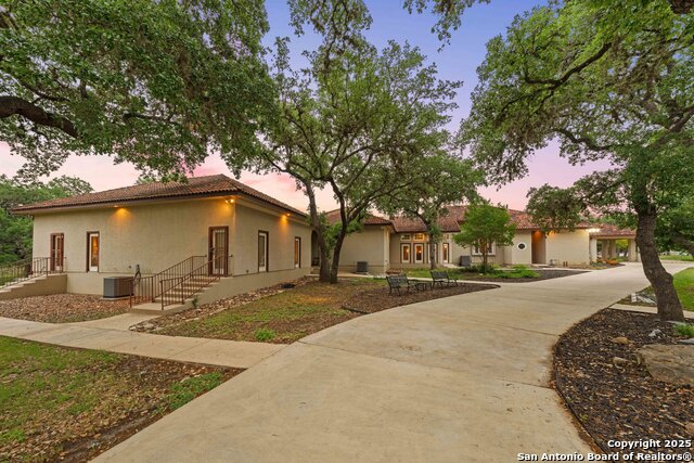 Image 4 of 48 For 26118 Alto Oaks
