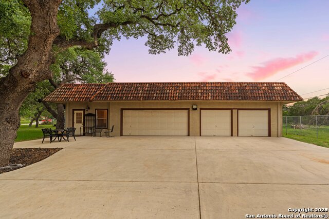 Image 42 of 48 For 26118 Alto Oaks