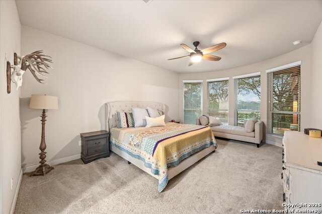 Listing photo id 21 for 627 Waratah Avenue