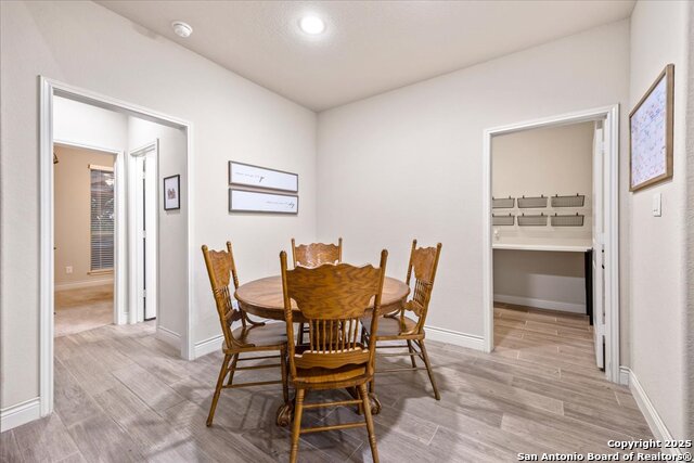 Listing photo id 26 for 627 Waratah Avenue