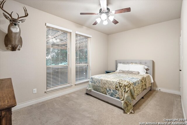 Listing photo id 28 for 627 Waratah Avenue