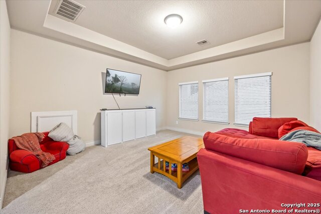 Listing photo id 32 for 627 Waratah Avenue