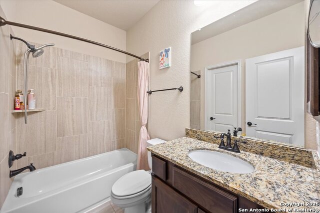 Listing photo id 40 for 627 Waratah Avenue