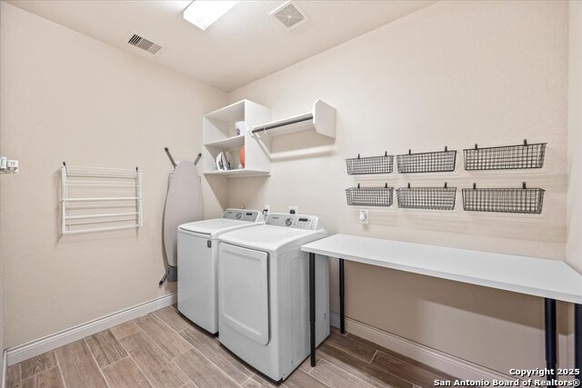 Listing photo id 41 for 627 Waratah Avenue