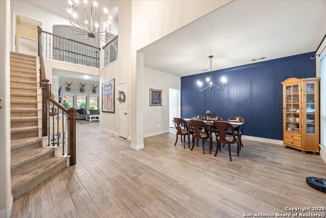 Listing photo id 3 for 627 Waratah Avenue
