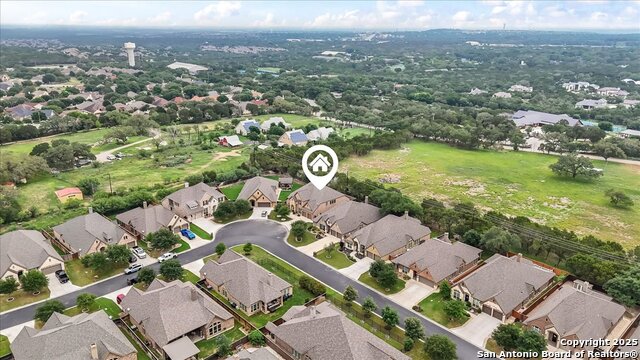 Listing photo id 52 for 627 Waratah Avenue