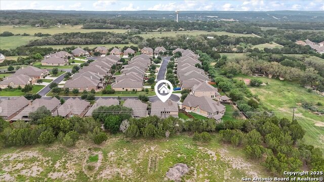 Listing photo id 54 for 627 Waratah Avenue