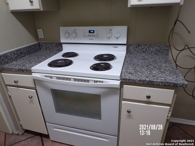 Image 10 of 17 For 6815 Farrow Pl