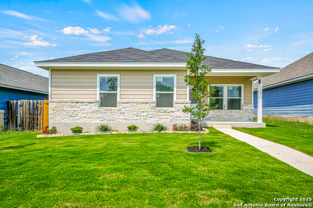 Listing photo id 20 for 5623 Midcrown