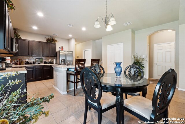Listing photo id 10 for 6018 Upland
