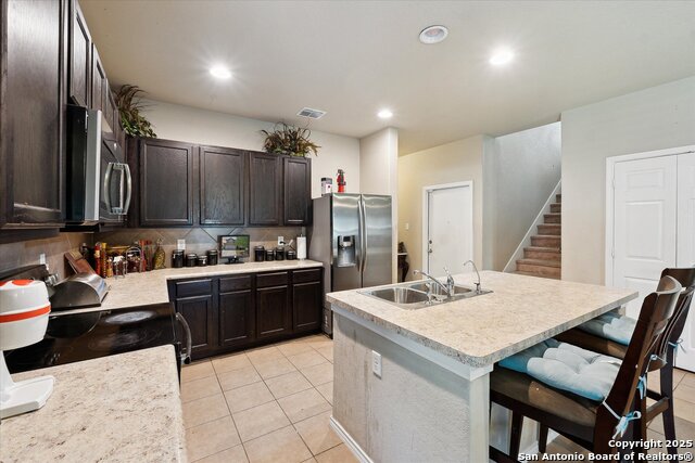 Listing photo id 11 for 6018 Upland