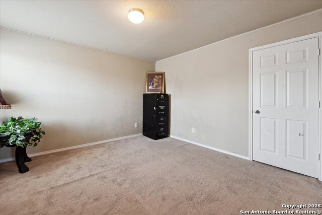 Listing photo id 25 for 6018 Upland