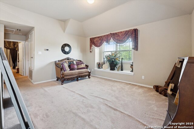 Listing photo id 27 for 6018 Upland