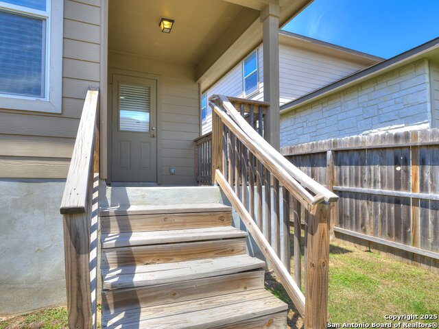 Listing photo id 20 for 2807 Sunset