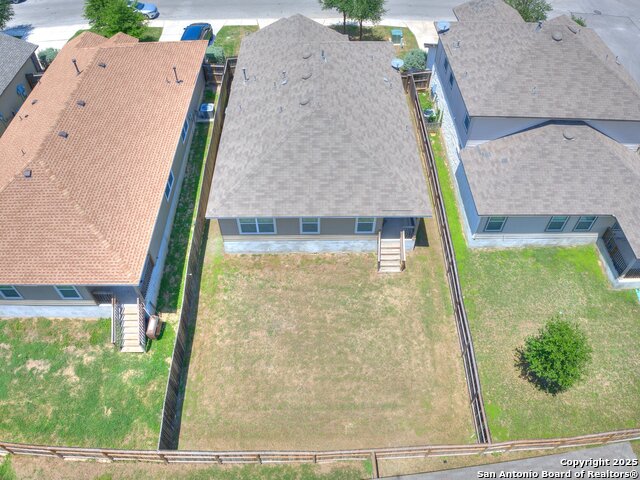 Listing photo id 22 for 2807 Sunset